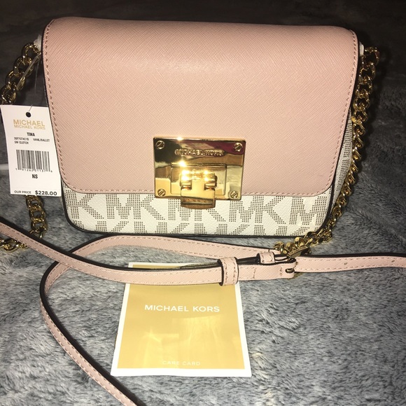Michael Kors Handbags - Michael Kors Cross body